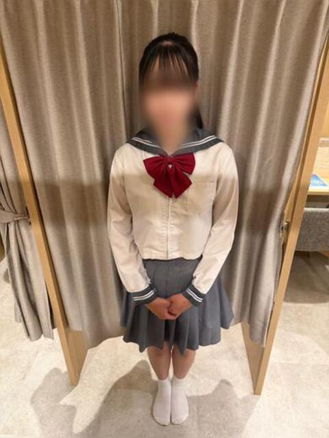 岡本ちなつ【業界未経験】 素人専門キラキラ学園（学園系デリヘル）