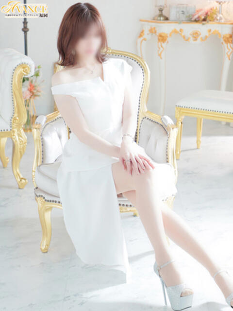 りさ AVANCE福岡(人妻系デリヘル)