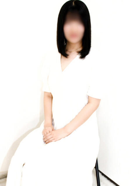ふゆ 胡蝶蘭（人妻系ホテヘル）