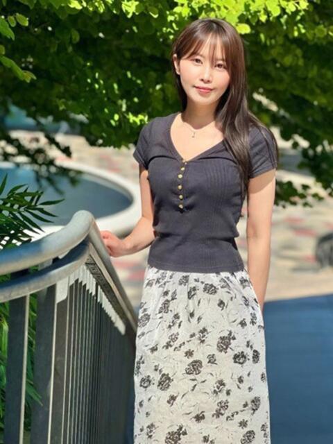 岸本すず 月の真珠-新宿-（デリヘル（人妻若妻専門店））