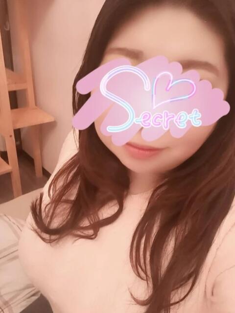魅力満点の可愛い色白爆乳お姉さん『 まゆちゃん 』 ママにおまかせ「マニアック専科」（デリヘル）