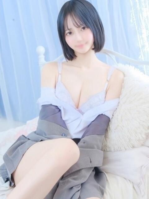 さな E+アイドルスクール新宿・歌舞伎町店（デリヘル）