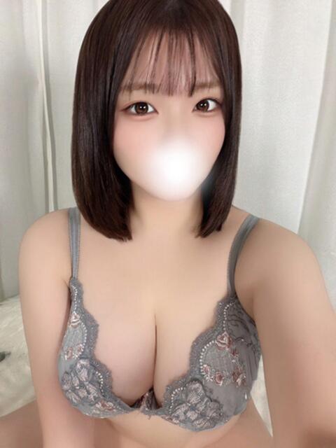 さな 白い巨乳（ホテヘル）