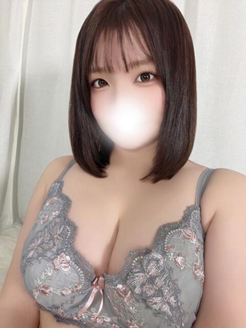 さな 白い巨乳（ホテヘル）