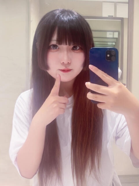 初めてのお仕事18歳ちもも 池袋即汁だく逆夜這いドスケベ痴女専門店 即痴女る -ドS変態欲情素人-(ホテヘル&デリヘル)