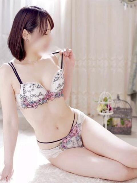 みきな【一目惚れ確定美女!!】 エフルラージュ(店舗型性感回春エステ)