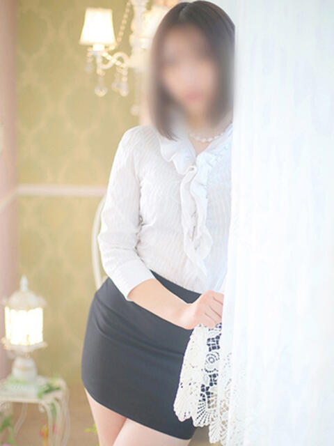 りく【キュートなお顔に超美乳】 エフルラージュ（店舗型性感回春エステ）