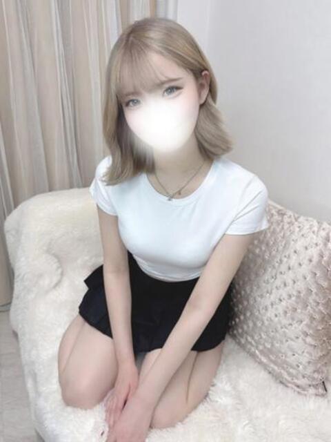 ゆあ☆S級18歳完全業界未経験 Hills Premier（デリヘル）