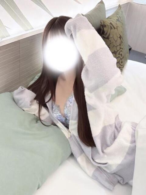 すみれ☆そっと近づく、無邪気な色 Hills Premier（デリヘル）