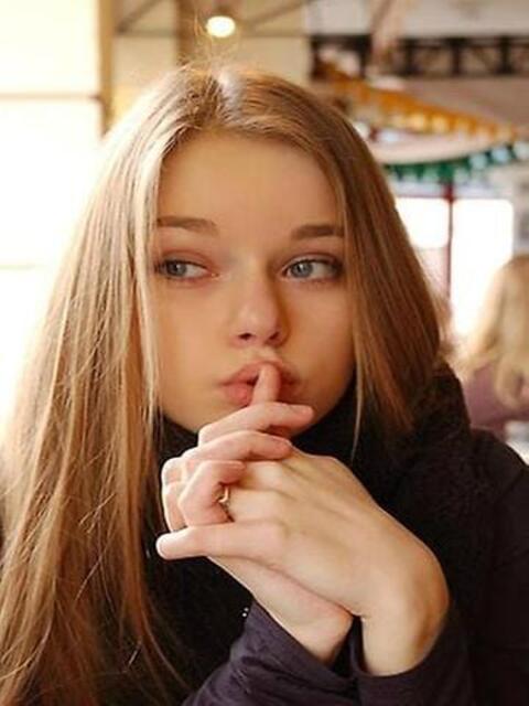 フローラ ブロンドワールド（金髪外国人デリヘル）