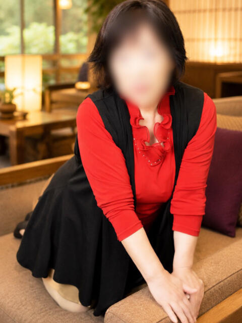 あきな(昭和32年生まれ) 熟年カップル名古屋～生電話からの営み～（人妻・熟女デリヘル）
