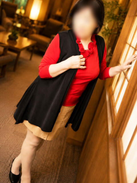 あきな(昭和32年生まれ) 熟年カップル名古屋～生電話からの営み～（人妻・熟女デリヘル）
