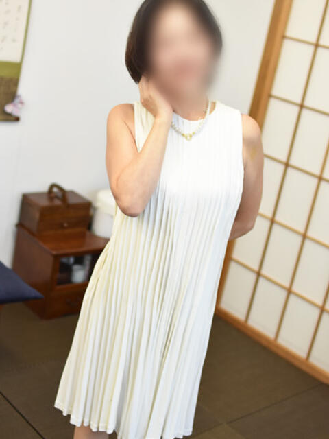めい(昭和40年生まれ) 熟年カップル名古屋～生電話からの営み～（人妻・熟女デリヘル）