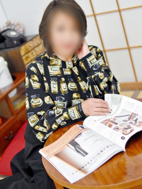 つかさ(昭和43年生まれ) 熟年カップル名古屋～生電話からの営み～（人妻・熟女デリヘル）