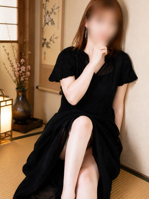 えみり(昭和52年生まれ) 熟年カップル名古屋～生電話からの営み～（人妻・熟女デリヘル）