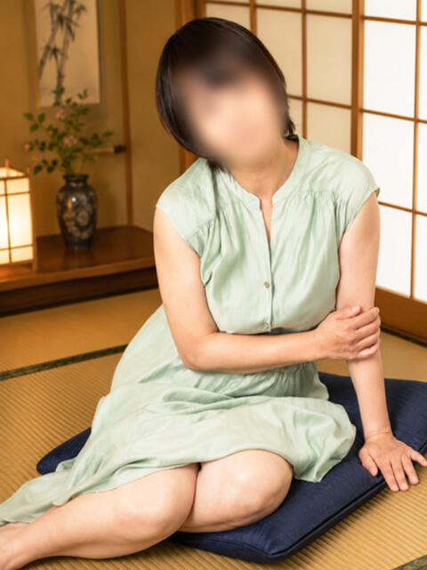 のん(昭和50年生まれ) 熟年カップル名古屋～生電話からの営み～（人妻・熟女デリヘル）