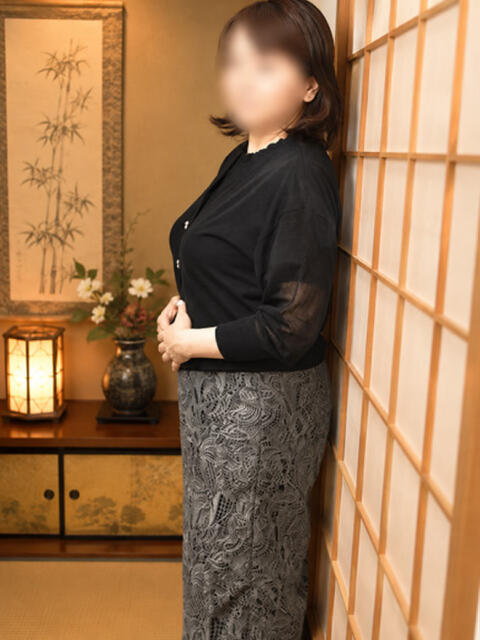 ゆいか(昭和49年生まれ) 熟年カップル名古屋～生電話からの営み～（人妻・熟女デリヘル）