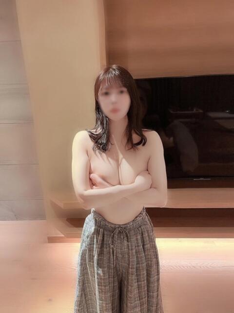 いずみ ～魅惑～美女妻クラブ（人妻系デリヘル）