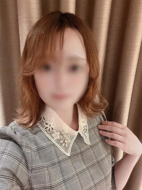 ましろ（完全予約制）ガチ素人 ～魅惑～美女妻クラブ（人妻系デリヘル）