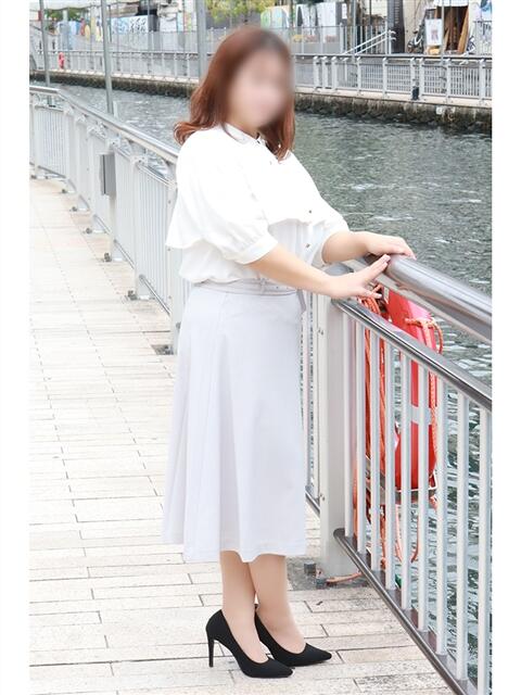 きいろ 奥鉄オクテツ大阪(駅待ち合わせ型人妻デリヘル)