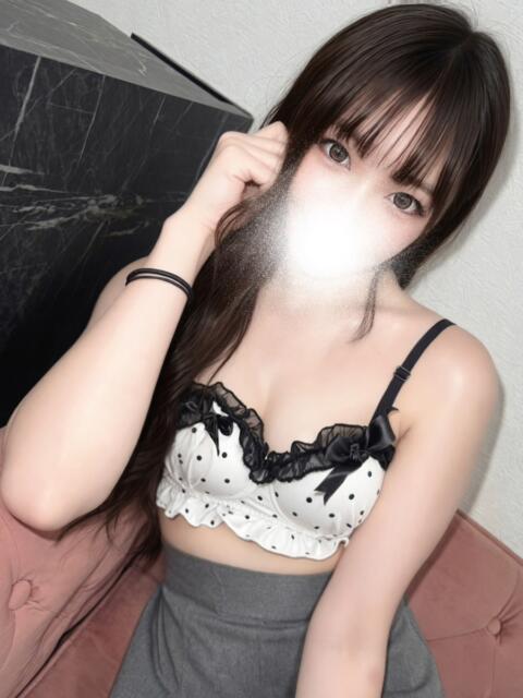 ここな(業界経験8日程、激かわ ハニービー(Honey Bee)(デリヘル)