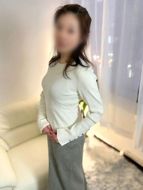 えま 完熟ばなな新宿(熟女系待ち合せデリヘル)