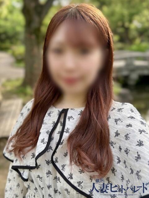 ひとみ 横浜人妻ヒットパレード（シンデレラグループ）（人妻系デリヘル）