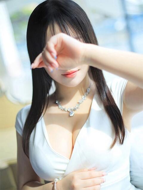 ななせ　夢のHカップ美女 ROYAL FACE（ソープランド）