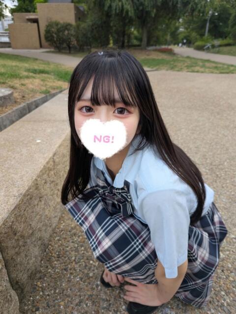 ゆいな 学校帰りの妹に手コキしてもらった件 梅田（派遣型オナクラ（手コキ））