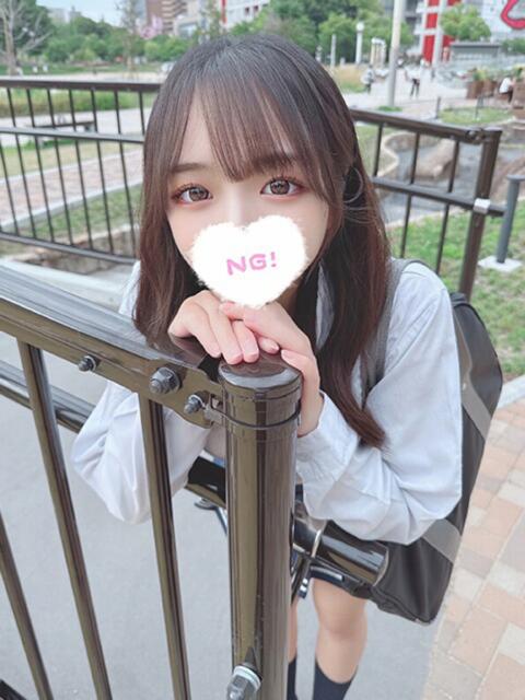 ぴぃち 学校帰りの妹に手コキしてもらった件 梅田（派遣型オナクラ（手コキ））