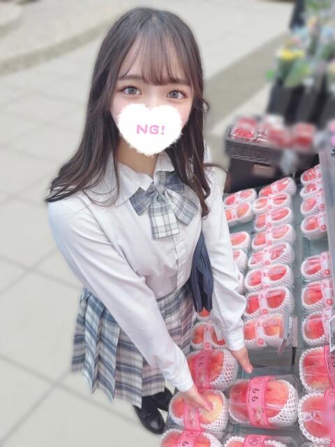 ぴぃち 学校帰りの妹に手コキしてもらった件 梅田（派遣型オナクラ（手コキ））