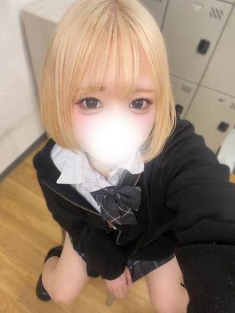 ひな 学校帰りの妹に手コキしてもらった件 梅田（派遣型オナクラ（手コキ））