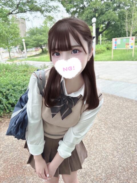 ゆん 学校帰りの妹に手コキしてもらった件 梅田（派遣型オナクラ（手コキ））