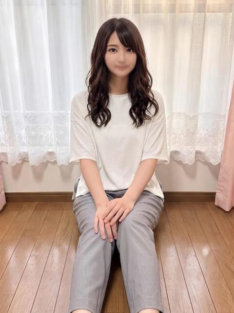 はるえ☆ピュアかわ美容部員 ハイクラスド素人倶楽部(デリヘル)
