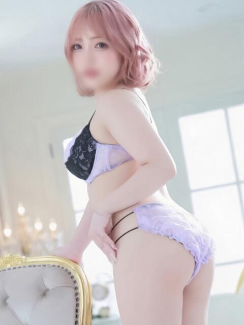 みお【ロリカワ神乳H乳若妻】 One More 奥様 新宿店（人妻デリヘル）