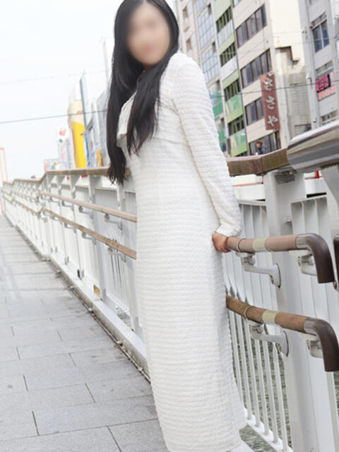 みゆな 奥鉄オクテツ大阪（駅待ち合わせ型人妻デリヘル）