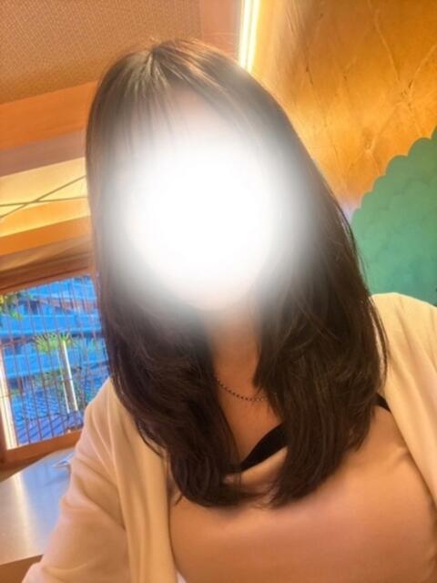 瑠璃(るり) エリートな人妻たち新宿（人妻デリヘル）