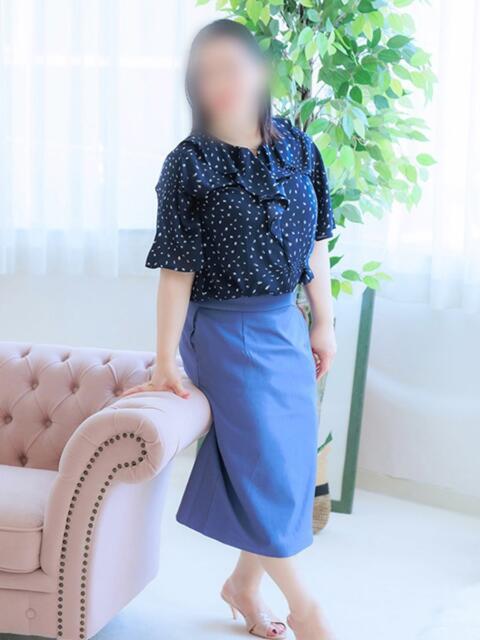 まひろ 梅田アバンチュール（人妻ホテヘル）