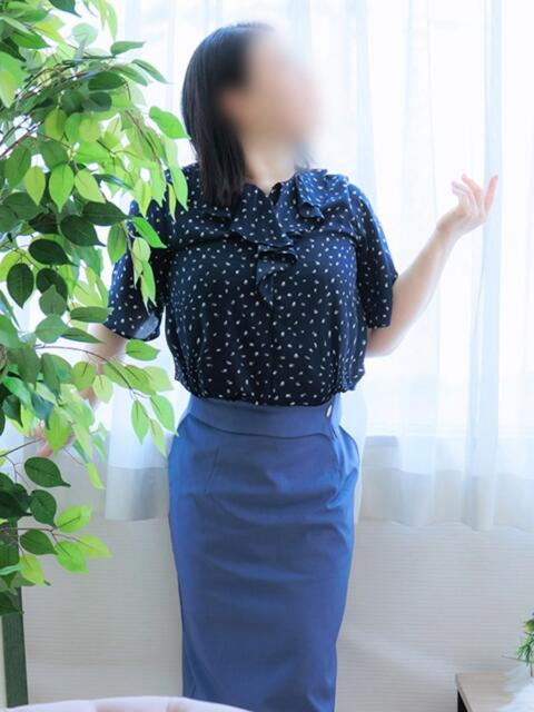まひろ 梅田アバンチュール（人妻ホテヘル）