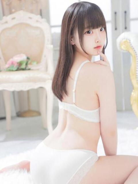 苺月もね 池袋パラダイス(ホテヘル&デリヘル)