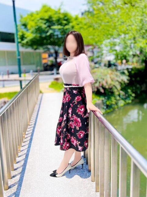 上野 りり こあくまな人妻・熟女たち岡山店(KOAKUMAグループ)(人妻・熟女デリヘル)