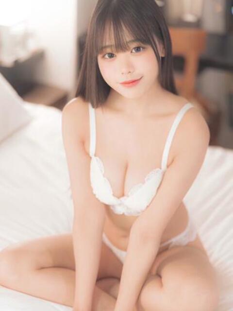 皆川ゆに ウルトラロイヤル（デリヘル）