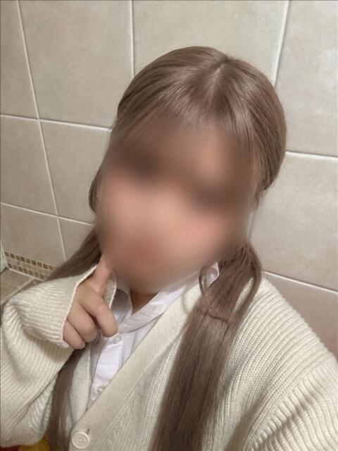 ねね ハンドキャンパス池袋(店舗型オナクラ)