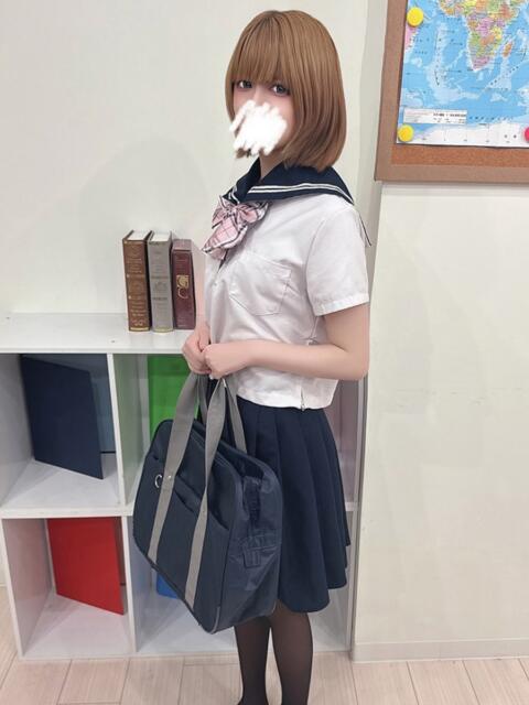 柊木 つゆ 夜這い＆イメクラ妄想する女学生たち谷九校（ホテヘル）