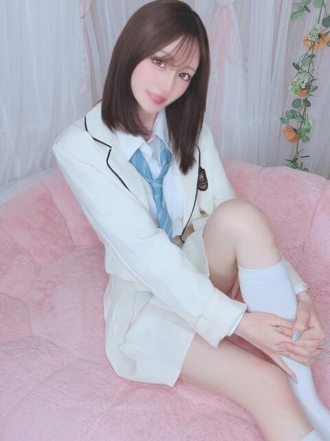かのん E+アイドルスクール新宿・歌舞伎町店（デリヘル）