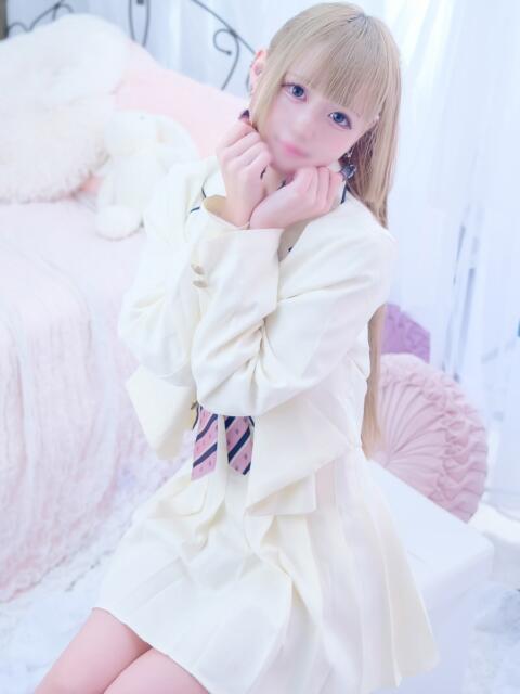 るん E+アイドルスクール新宿・歌舞伎町店（デリヘル）
