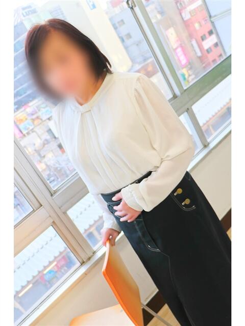 ことね 性腺熟女100％鶯谷（デリヘル市場）（デリヘル）