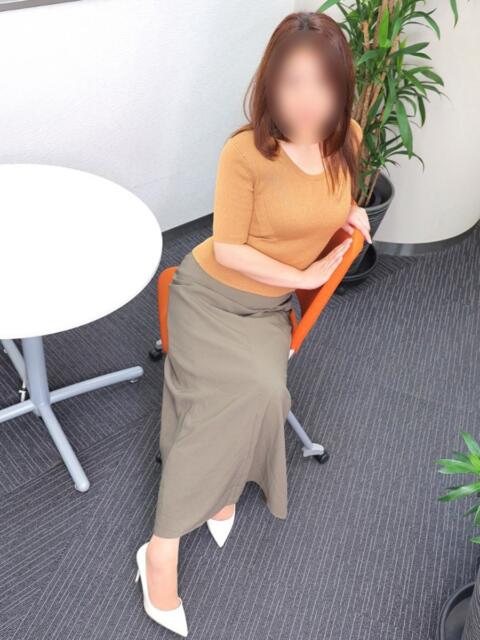 直子 東京人妻フォーシーズンズ(人妻・熟女待ち合わせデリヘル)