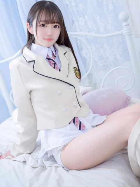 ももは E+アイドルスクール新宿・歌舞伎町店(デリヘル)