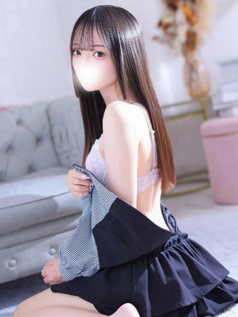 るる★完未×衝撃の男性経験1人 Chloe五反田本店　S級素人清楚系デリヘル（デリヘル）